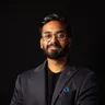 Porträt von Niruchan Thanabalasingam, Gründer und Mathe-Tutor bei MatheCode